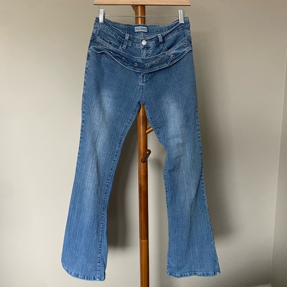 Y2K Low-Rise Belted Flare Jeans - Picture 1 of 7